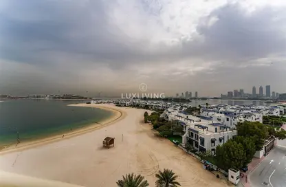 Apartment - 2 Bedrooms - 5 Bathrooms for rent in Al Haseer - Shoreline Apartments - Palm Jumeirah - Dubai