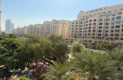 Apartment - 2 Bedrooms - 3 Bathrooms for rent in Al Tamr - Shoreline Apartments - Palm Jumeirah - Dubai