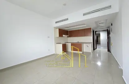 Apartment - Studio - 1 Bathroom for rent in Al Khan Lagoon - Al Khan - Sharjah