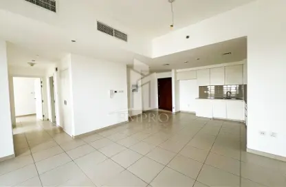 Apartment - 2 Bedrooms - 2 Bathrooms for rent in Zahra Apartments 1A - Zahra Apartments - Town Square - Dubai