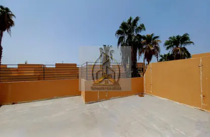 Villa - 4 Bedrooms - 5 Bathrooms for rent in Al Karamah - Abu Dhabi