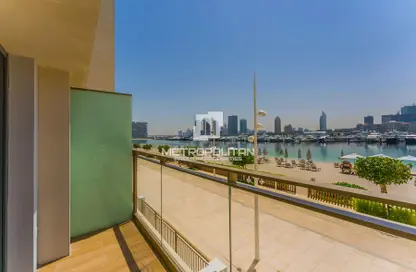 Apartment - 3 Bedrooms - 4 Bathrooms for rent in Marina Vista - EMAAR Beachfront - Dubai Harbour - Dubai