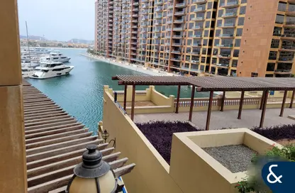 Apartment - 2 Bedrooms - 1 Bathroom for sale in Marina Residences 6 - Marina Residences - Palm Jumeirah - Dubai