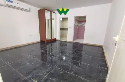 Apartment - 1 Bathroom for rent in Baniyas East - Baniyas - Abu Dhabi