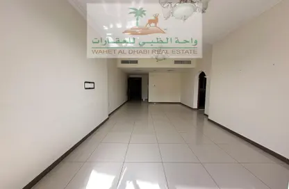 Apartment - 1 Bedroom - 2 Bathrooms for rent in Budaniq 7 Building - Budaniq - Al Qasimia - Sharjah