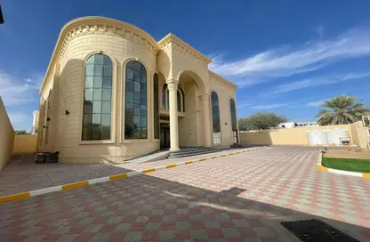 Villa - 7 Bedrooms - 7+ Bathrooms for rent in Al Foah - Al Ain