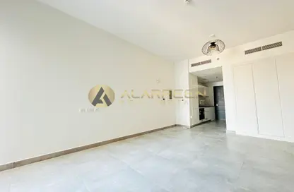 Apartment - 1 Bathroom for rent in Lucky 1 Residence - Jumeirah Village Circle - Dubai