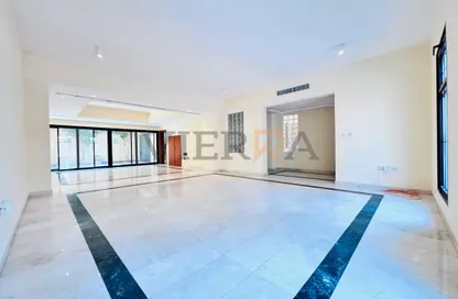 Villa - 4 Bedrooms - 5 Bathrooms for rent in Fortress Compound - Al Salam Street - Abu Dhabi