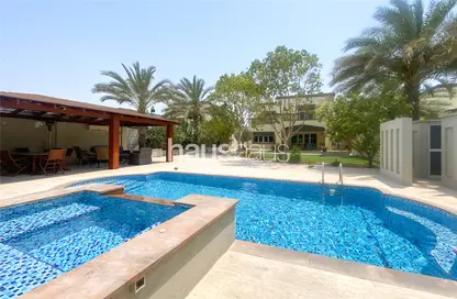 Villa - 4 Bedrooms - 5 Bathrooms for rent in Regional - Jumeirah Park - Dubai