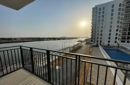 Apartment - 1 Bathroom for rent in Waters Edge - Yas Island - Abu Dhabi