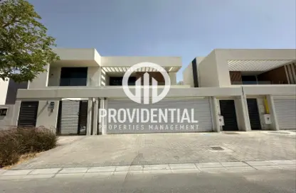 Villa - 5 Bedrooms - 6 Bathrooms for rent in West Yas - Yas Island - Abu Dhabi