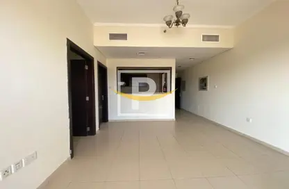 Apartment - 1 Bedroom - 1 Bathroom for sale in Mazaya 30 - Queue Point - Dubai Land - Dubai