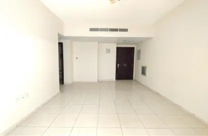 Apartment - 3 Bedrooms - 2 Bathrooms for rent in Muwaileh 29 Building - Muwaileh - Sharjah