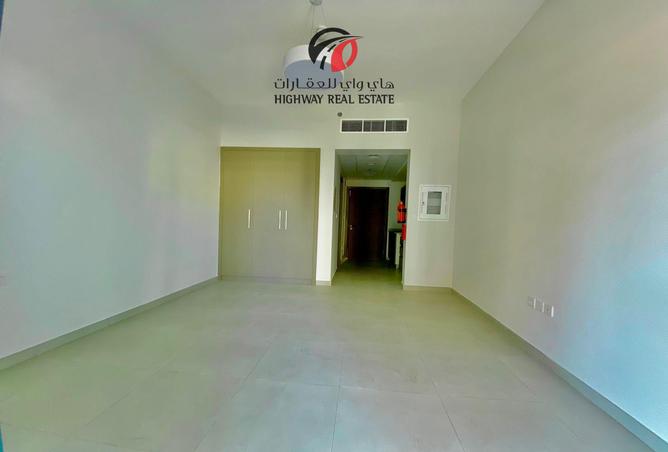 Apartment - 1 Bathroom for rent in Al Warsan 4 - Al Warsan - Dubai