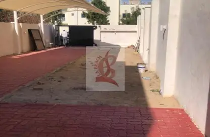 Villa - 4 Bedrooms - 4 Bathrooms for rent in Al Garhoud - Dubai