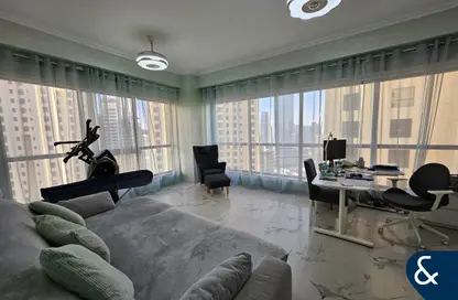 Apartment - 2 Bedrooms - 3 Bathrooms for rent in Rimal 2 - Rimal - Jumeirah Beach Residence - Dubai