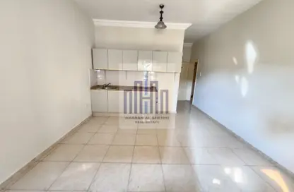 Apartment - 1 Bathroom for rent in Muwailih Building - Muwaileh - Sharjah