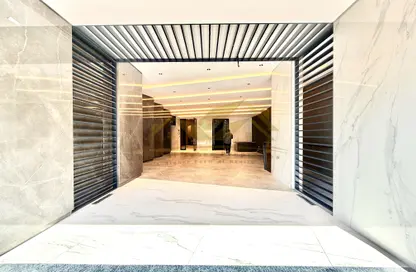 Shop - Studio - 2 Bathrooms for rent in Jumeirah Garden City - Al Satwa - Dubai