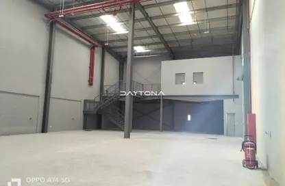 Warehouse - Studio for rent in Deira - Dubai