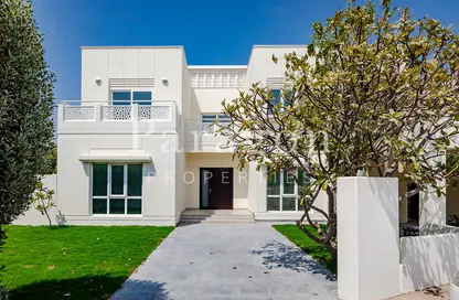 Villa - 6 Bedrooms - 4 Bathrooms for rent in Meadows 9 - Meadows - Dubai