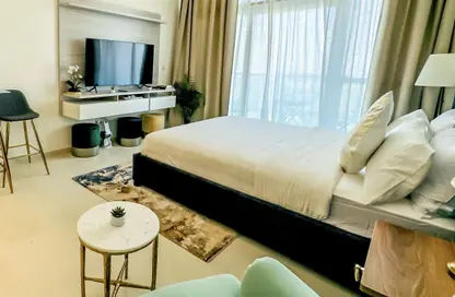 Room / Bedroom image for: Apartment - 1 Bedroom - 2 Bathrooms for sale in Golf Vita A - Golf Vita - DAMAC Hills - Dubai, Image 1