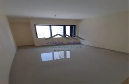 Apartment - 3 Bedrooms - 1 Bathroom for rent in Madinat Zayed - Abu Dhabi