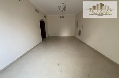 Apartment - 3 Bedrooms - 3 Bathrooms for rent in New Al Taawun Road - Al Taawun - Sharjah