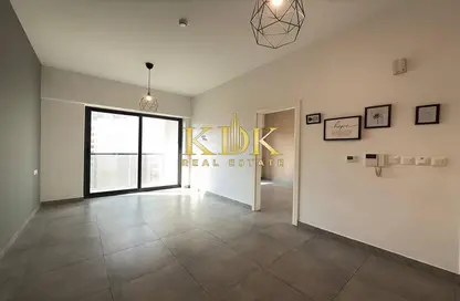 Apartment - 1 Bedroom - 2 Bathrooms for rent in Lucky 1 Residence - Jumeirah Village Circle - Dubai