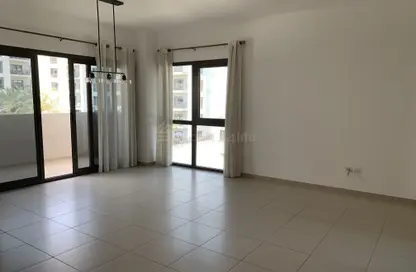 Apartment - 3 Bedrooms - 4 Bathrooms for rent in Zahra Apartments 1A - Zahra Apartments - Town Square - Dubai