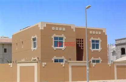 Villa - 4 Bedrooms - 5 Bathrooms for rent in Al Quoz 1 Villas - Al Quoz 1 - Al Quoz - Dubai