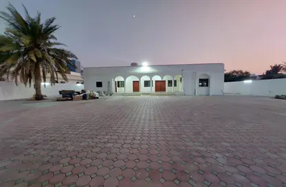 Villa - 5 Bedrooms - 5 Bathrooms for rent in Gate Tower 1 - Musheiref - Ajman