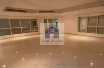 Apartment - 3 Bedrooms - 4 Bathrooms for sale in Al Khan - Sharjah