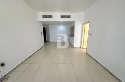 Apartment - 1 Bedroom - 1 Bathroom for rent in Mina Road - Tourist Club Area - Abu Dhabi