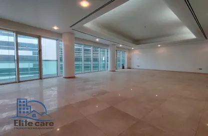 Apartment - 3 Bedrooms - 4 Bathrooms for rent in Crescent Towers - Al Khalidiya - Abu Dhabi