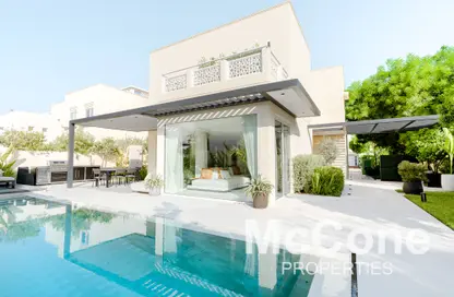 Villa - 4 Bedrooms - 5 Bathrooms for sale in Meadows 9 - Meadows - Dubai