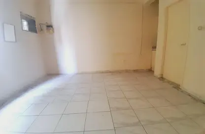 Apartment - 1 Bathroom for rent in Al Butina B - Al Butina - Sharjah