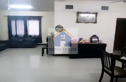 Apartment - 2 Bedrooms - 2 Bathrooms for sale in Zayd Bin Aslam Street - Abu shagara - Sharjah