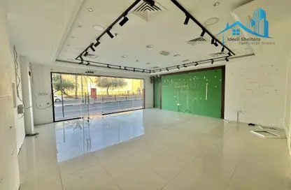 Shop - Studio for rent in Al Souk Al Kabeer - Bur Dubai - Dubai