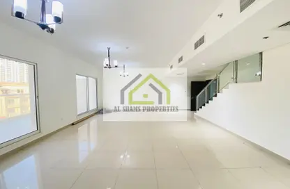 Duplex - 3 Bedrooms - 4 Bathrooms for rent in Royal JVC Building - Jumeirah Village Circle - Dubai