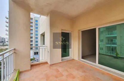 Apartment - 2 Bedrooms - 2 Bathrooms for sale in Mazaya 1 - Queue Point - Dubai Land - Dubai