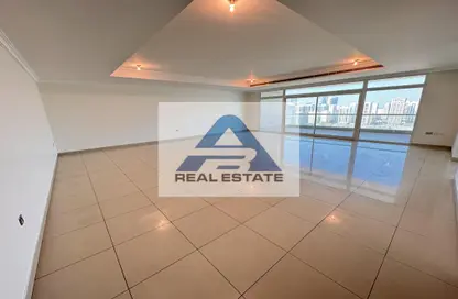 Apartment - 4 Bedrooms - 6 Bathrooms for rent in Waterfront Residential Towers - Tourist Club Area - Abu Dhabi