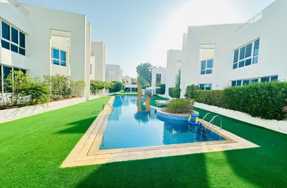 Villa - 4 Bedrooms - 4 Bathrooms for rent in Jumeirah 1 Villas - Jumeirah 1 - Jumeirah - Dubai