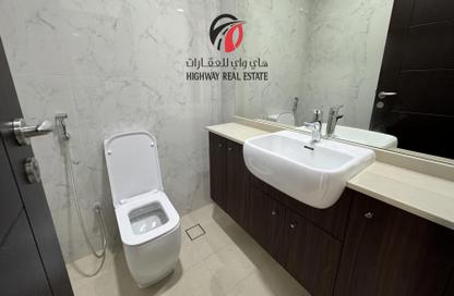 Apartment - 1 Bedroom - 2 Bathrooms for rent in Jumeirah Garden City - Al Satwa - Dubai