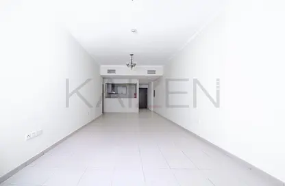 Apartment - 1 Bedroom - 2 Bathrooms for rent in Mazaya 29 - Queue Point - Dubai Land - Dubai