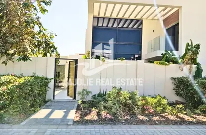 Villa - 5 Bedrooms - 6 Bathrooms for rent in West Yas - Yas Island - Abu Dhabi