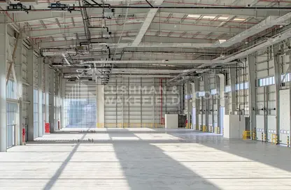 Warehouse - Studio for rent in Al Samha - Abu Dhabi