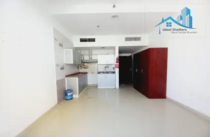 Apartment - 1 Bathroom for rent in Al Warsan 4 - Al Warsan - Dubai