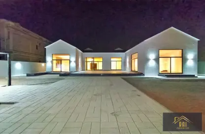 Villa - 4 Bedrooms - 5 Bathrooms for rent in Al Aweer 1 - Al Aweer - Dubai