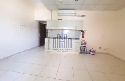 Apartment - 1 Bathroom for rent in Fire Station Road - Muwaileh - Sharjah