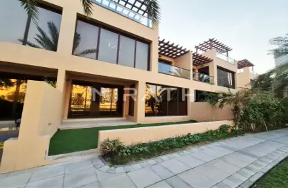 Villa - 4 Bedrooms - 4 Bathrooms for rent in Jumeirah Islands Townhouses - Jumeirah Islands - Dubai